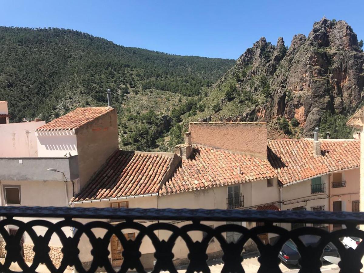Alojamientos Rurales Entre Rocas Айна Екстериор снимка